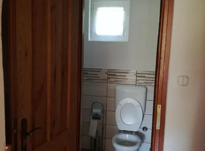 Alsóhegyi Apartman *
